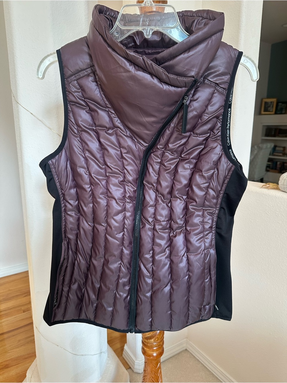 Womens Calvin Klein Quilted Funnel Neck Puffer Vest - Plum